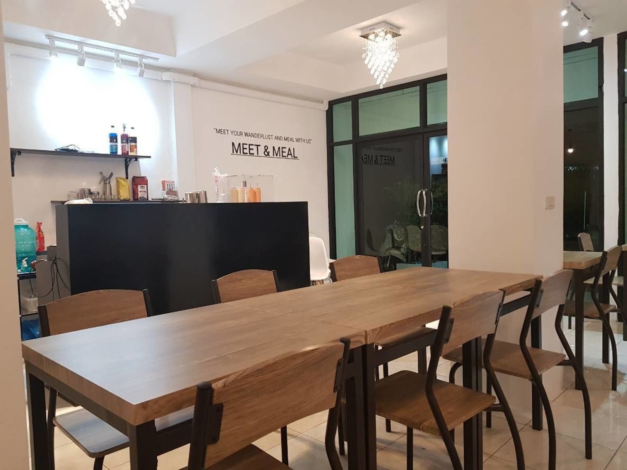 Meet & Meal Hostel Bangkok Exterior photo